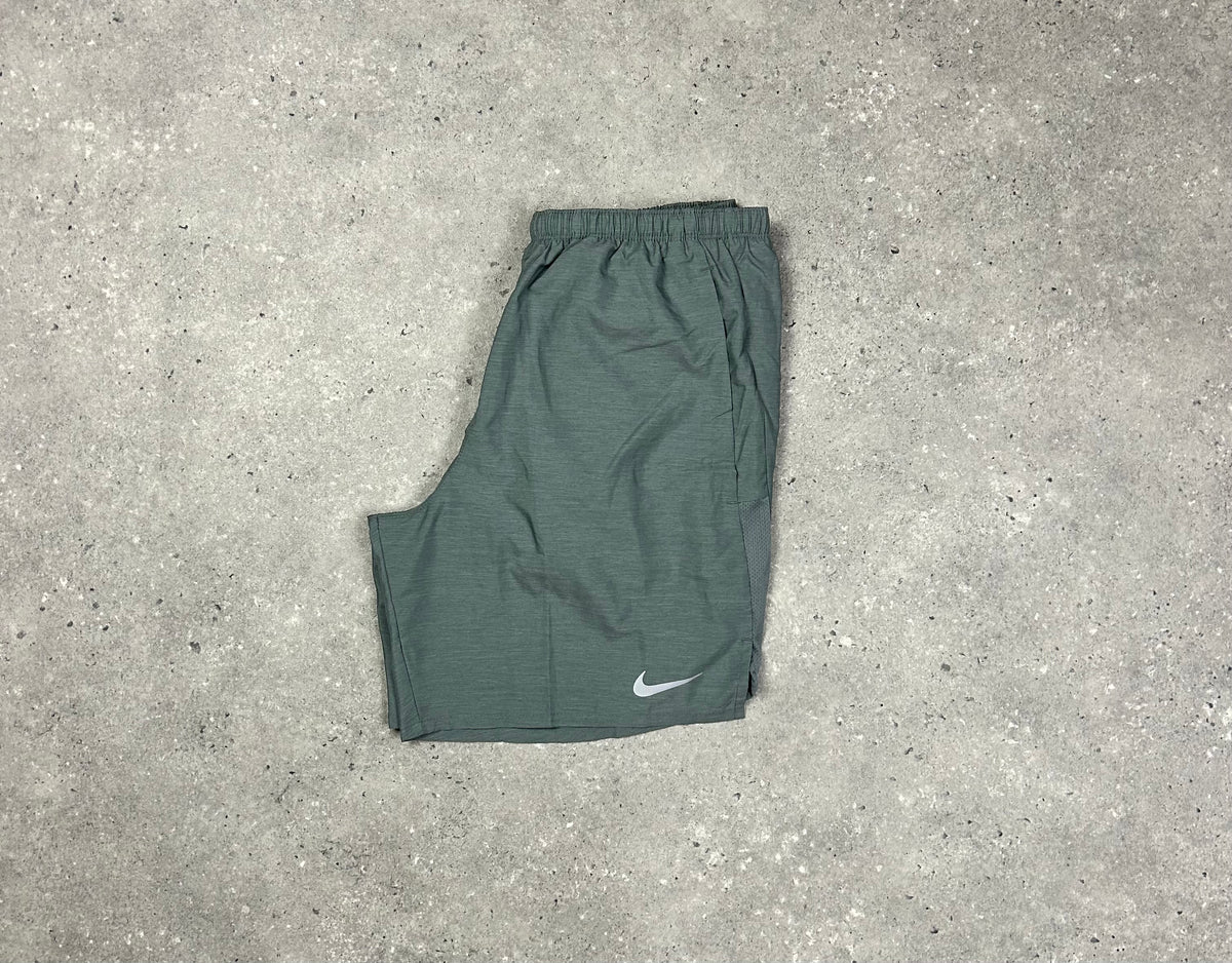 Nike Challenger 7” Short Grey