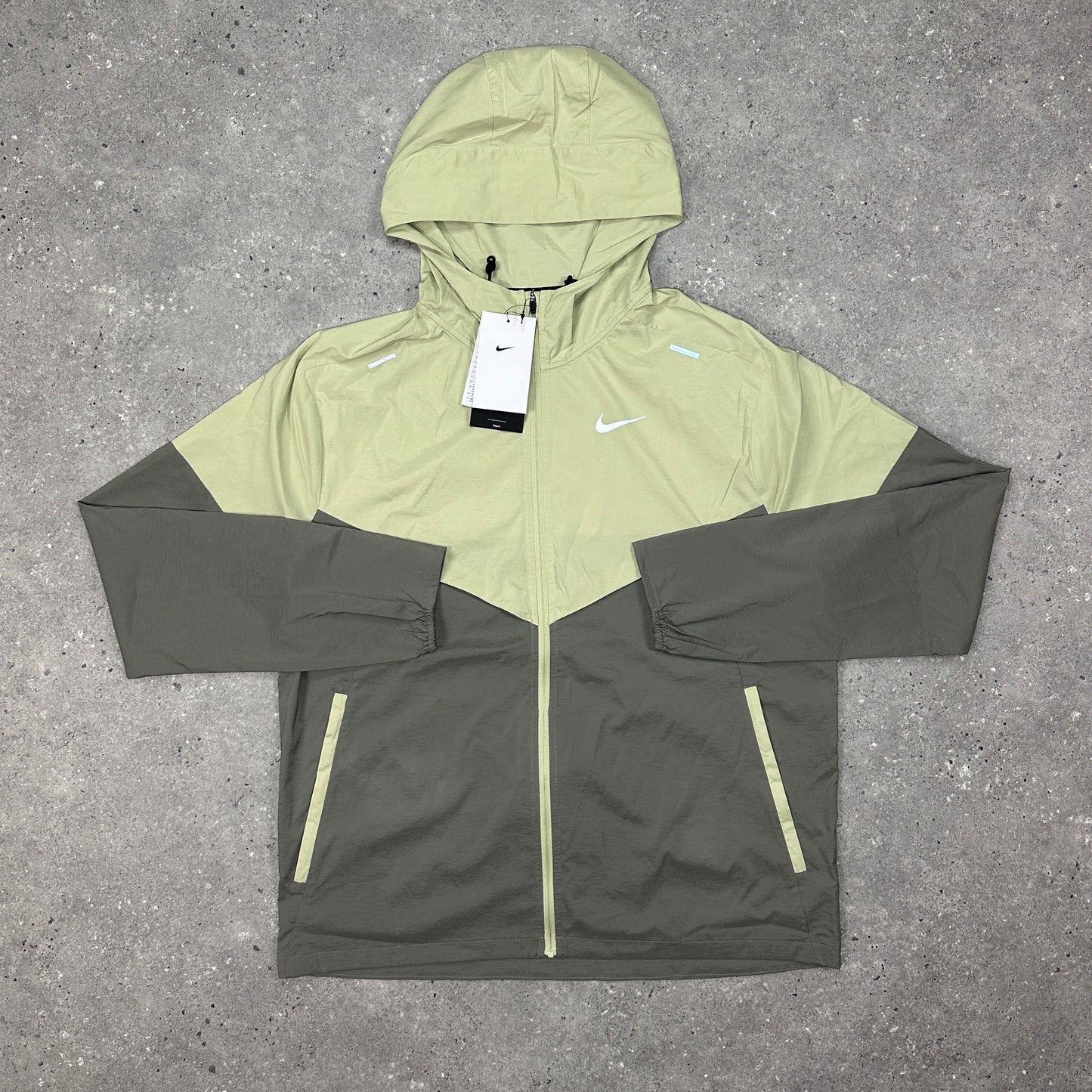 Nike Olive Aura Windrunner Set