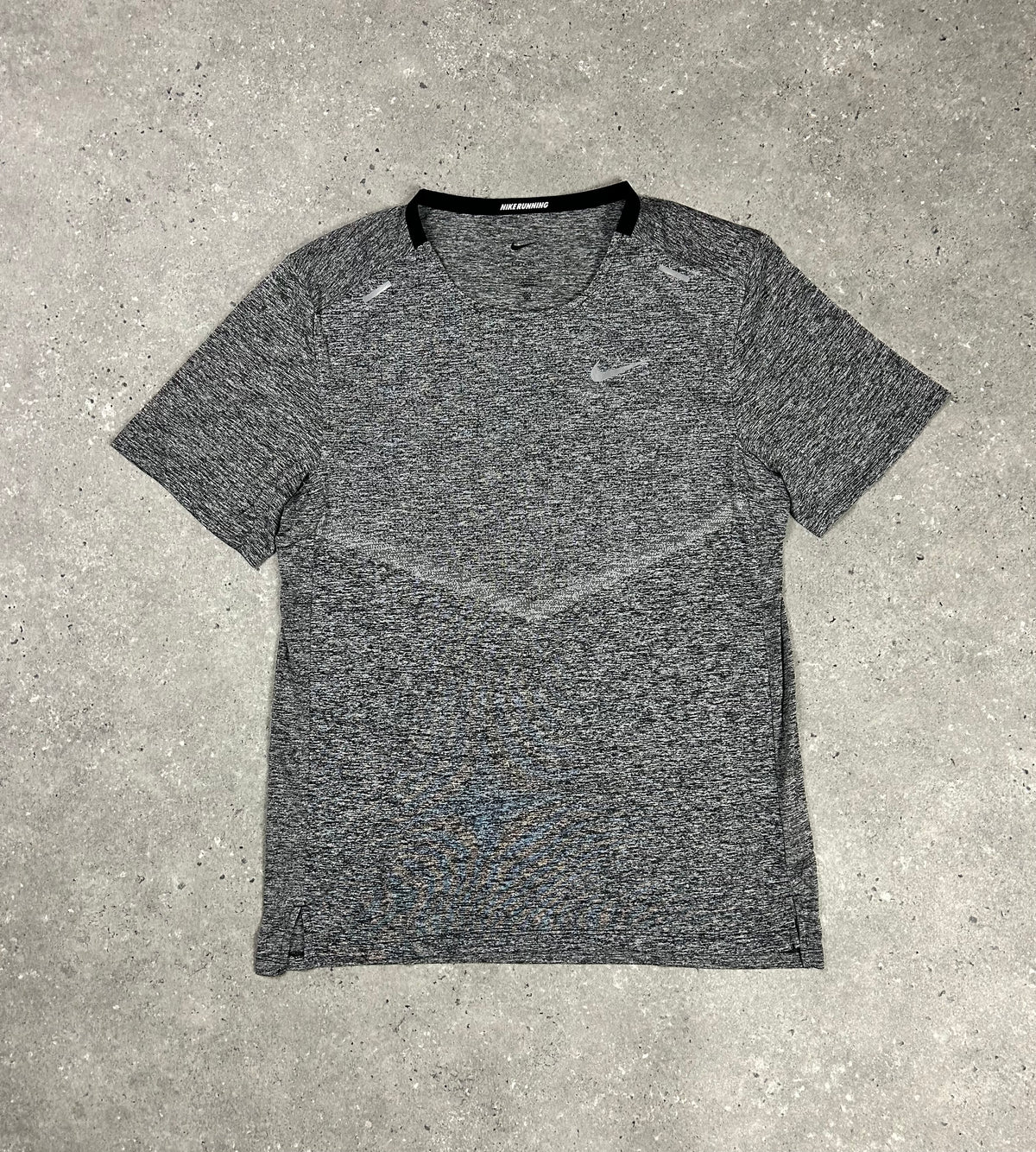 NIKE Rise 365 T- Shirt Grey/ Black Set With Black 7” Challenger Shorts