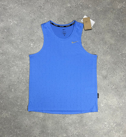 Nike Dri-Fit Miler Breathe Vest Set With Navy Nike Challenger 7” Short
