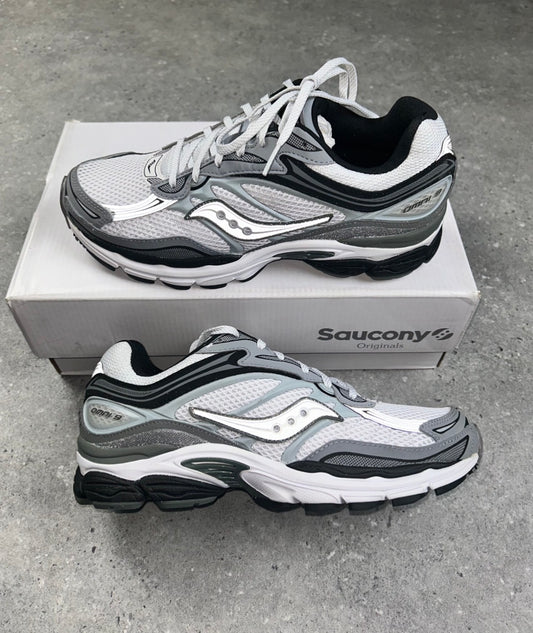 Saucony ProGrid Omni 9 Trainers White/ Grey