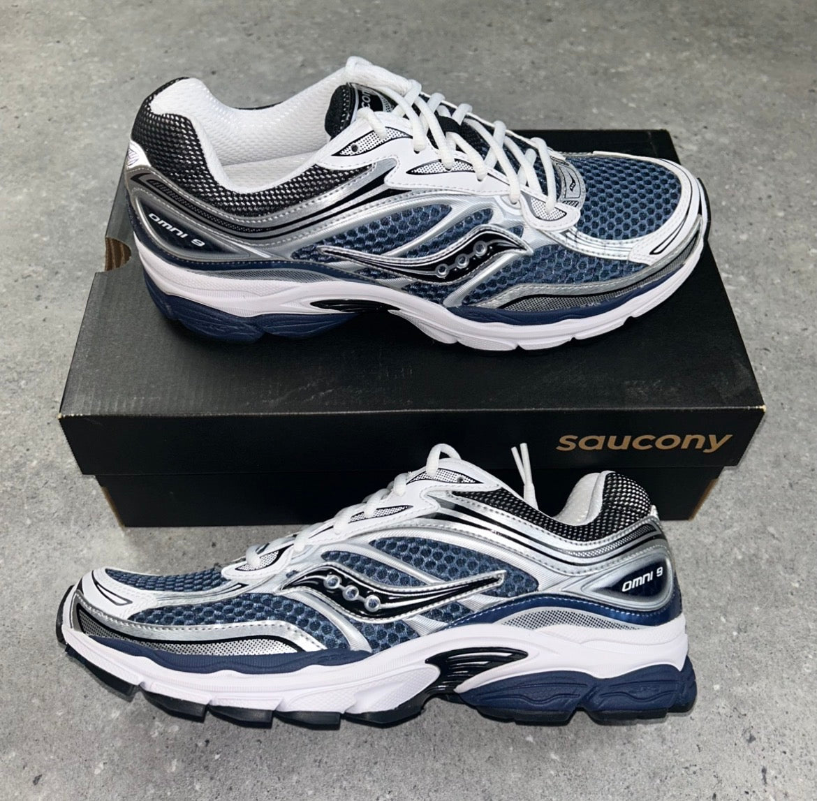 Saucony ProGrid Omni 9 Deep Navy Trainers