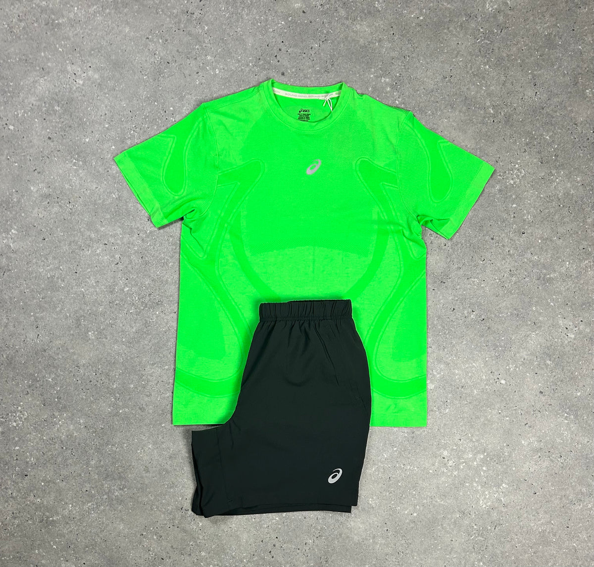 ASIC Vital Green Seamless T- Shirt Set With Grey Sport 7” Run Short