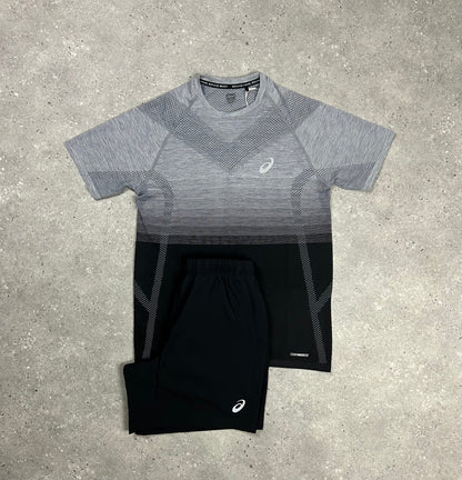 ASICS Seamless Performance T- Shirt Set With Sport 7” Run Shorts