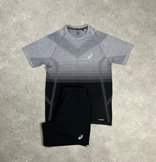 ASICS Seamless Performance T- Shirt Set With Sport 7” Run Shorts