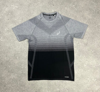 ASICS Seamless Performance T- Shirt Set With Sport 7” Run Shorts