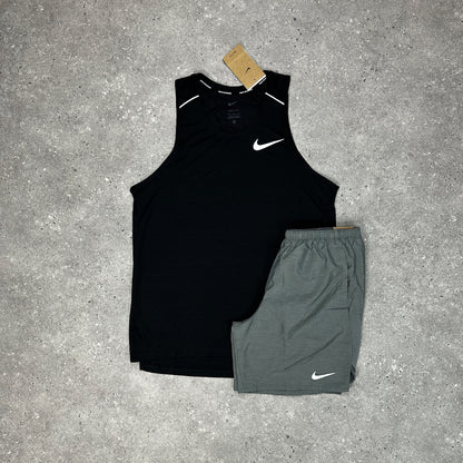 Nike Black 1.0 Miler Vest Set